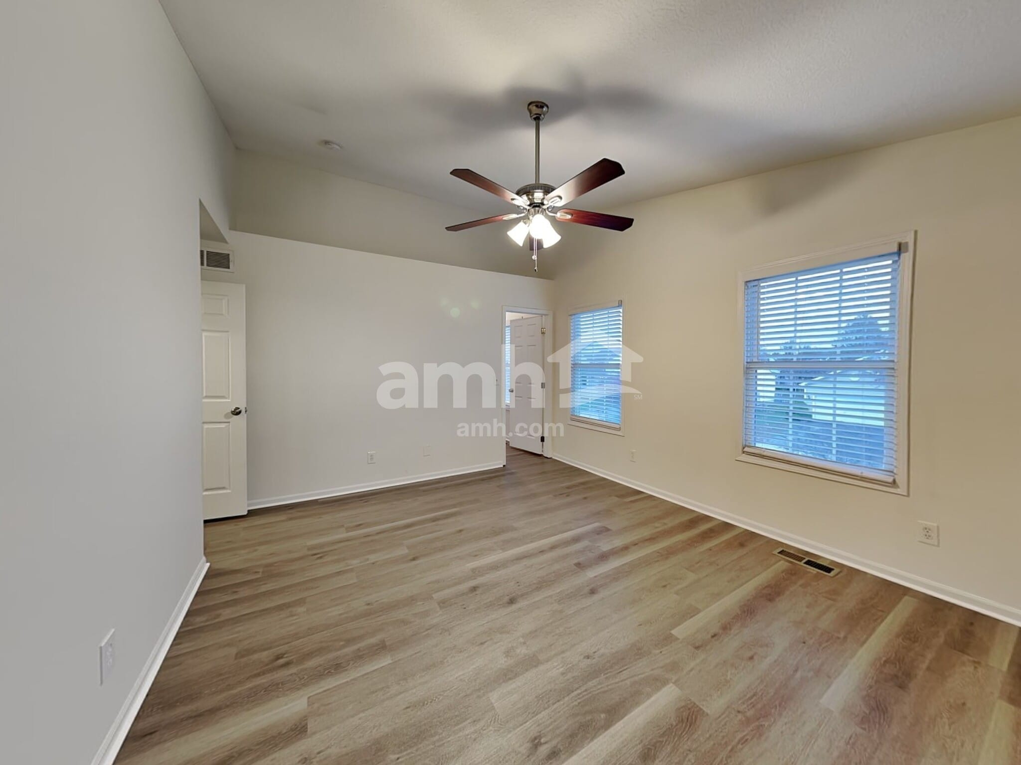 Building Photo - 403 Hobart St