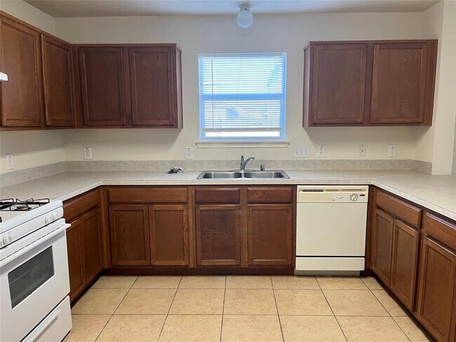 Building Photo - 6542 Hawthorne Falls Ln