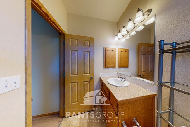 Building Photo - Single-level home in Lacey's Jubilee, a pr...