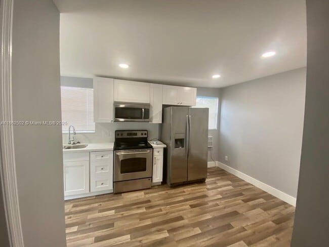 Primary Photo - 345 NE 168th St