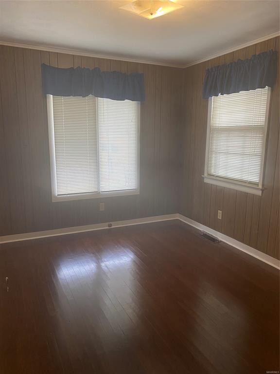 Building Photo - 2052 Midway St