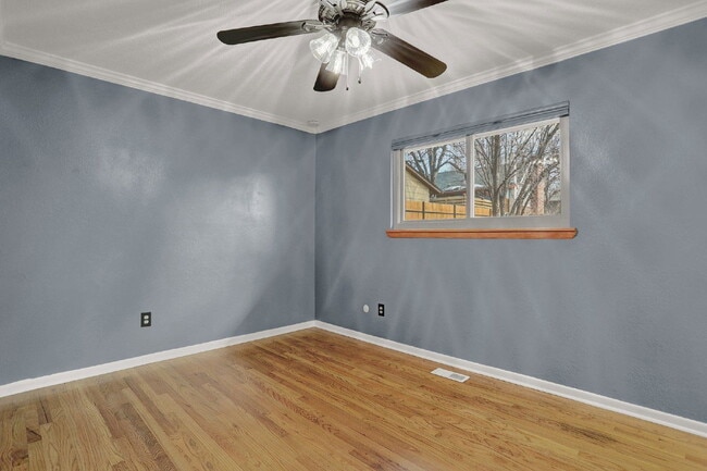 Building Photo - 13 N Dartmouth St