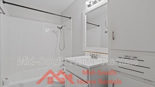 Building Photo - 4515 Flamingo Rd