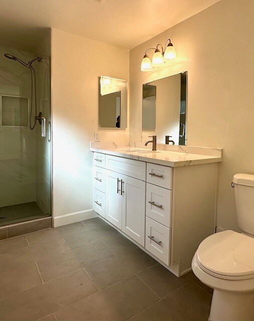 Building Photo - 820 Browning Pl