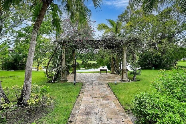 Building Photo - 4200 Coral Hills Dr