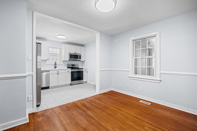 Building Photo - Quaint 2 Bedroom 1 Bath Home in Henrico!!