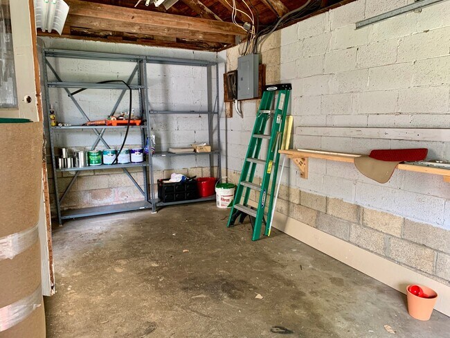 Building Photo - Adorable East Nashville Cottage