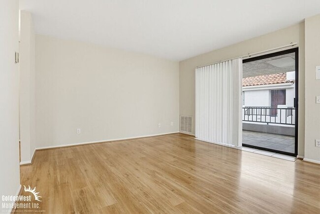 Building Photo - Charming 2Bdm 2Ba Condo with Private Balcony in Heart of Mira Mesa!