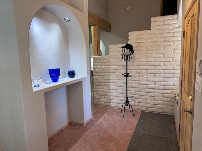 Building Photo - 3 Bedroom, 2.5 Bathroom Home in Tijeras, NM