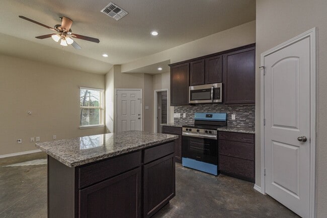 Building Photo - 15786 Cottonwood Dr