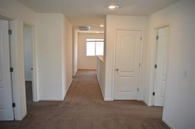Building Photo - 4230 Freemark Ave