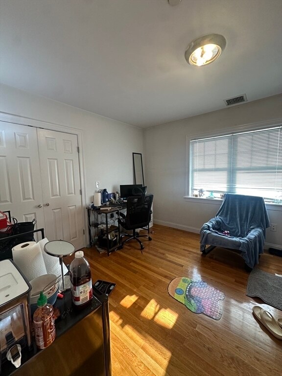 Building Photo - 59 Circuit St