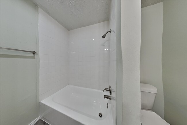 Building Photo - 19111 Ruble Dr