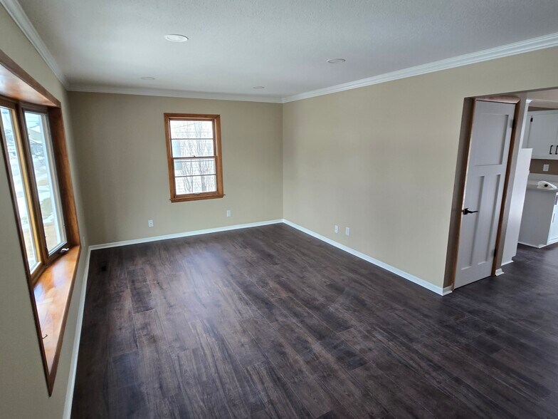 Building Photo - 1466 Charlton St