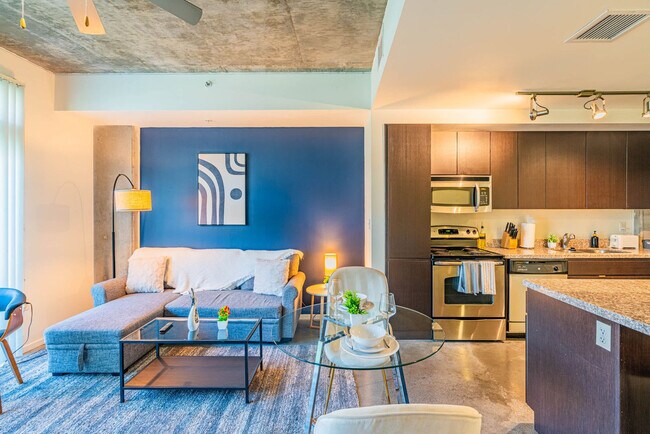 Building Photo - 913 N 3rd St