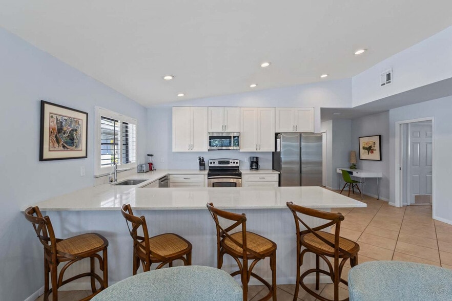 Building Photo - 669 107th Ave N