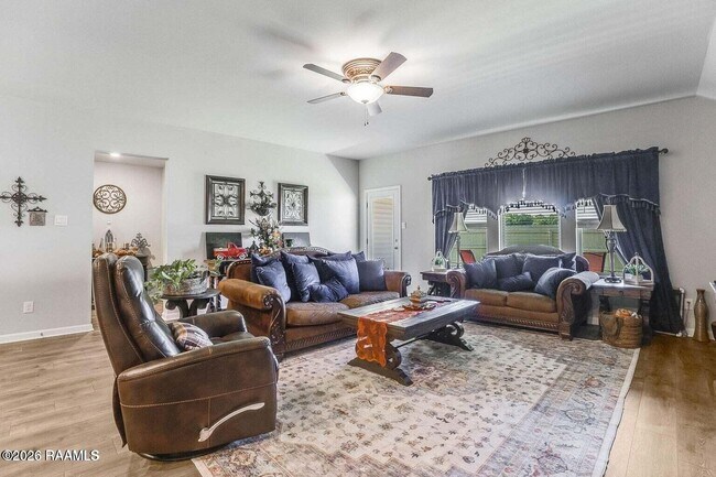 Building Photo - 135 Grace View Dr