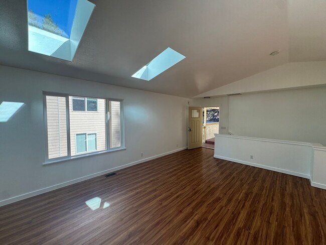 Building Photo - Perez- Sandalwood