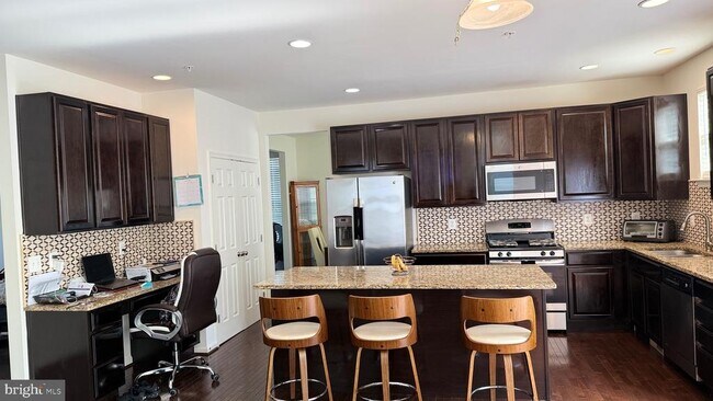 Building Photo - 46159 Seabiscuit Ct
