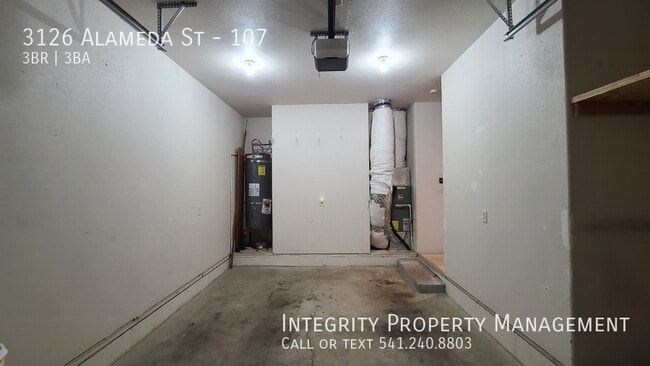 Building Photo - 3126 Alameda St