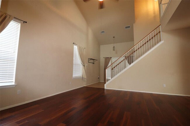 Building Photo - 1012 Gentry Dr