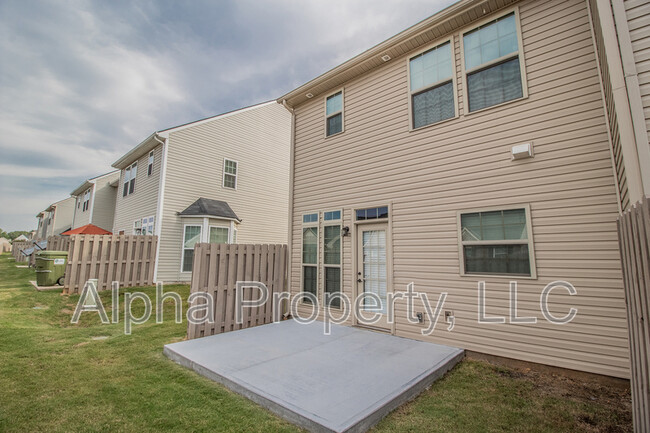 Building Photo - 438 Christiane Way
