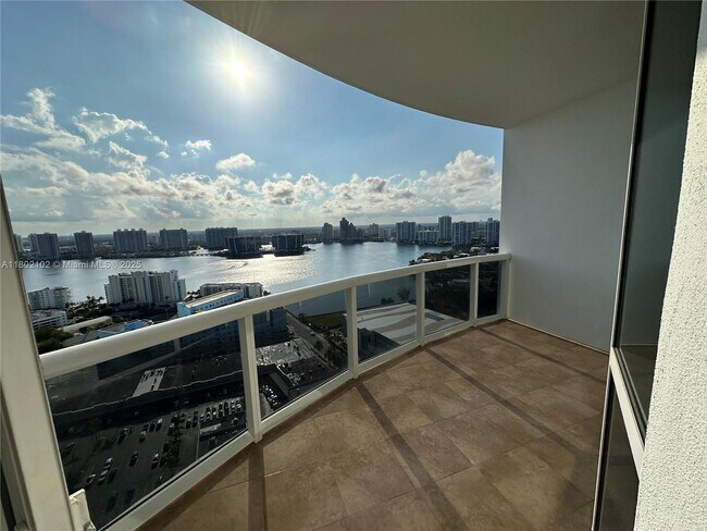 Building Photo - 18201 Collins Ave