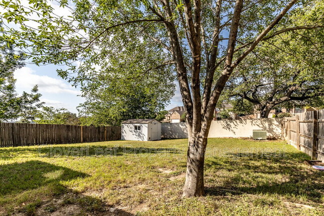 Building Photo - 818 Quitman Oak