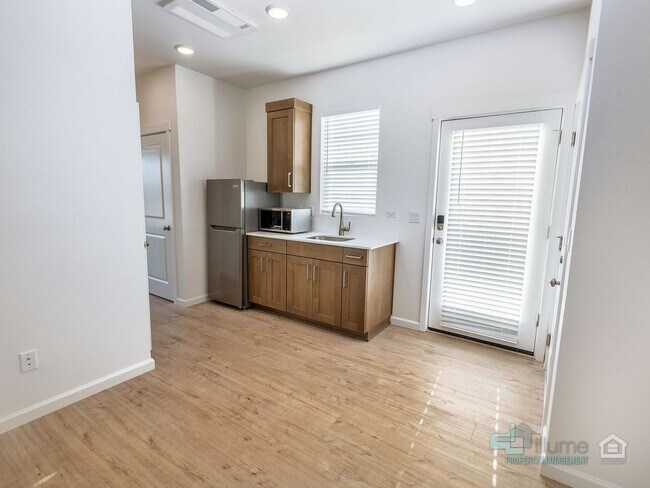 Building Photo - 3691 SW 209th Ave