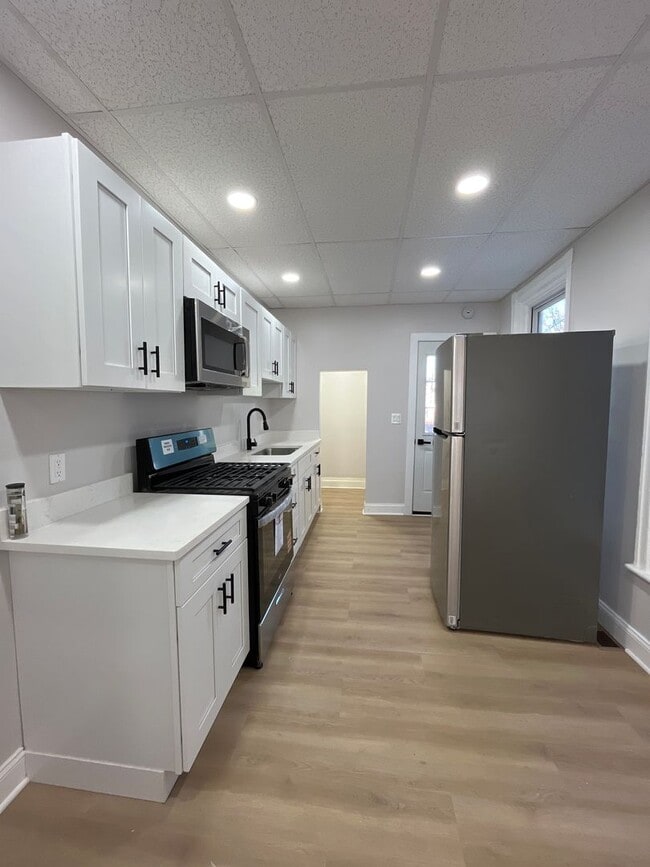 Building Photo - Completely renovated Allentown home offering the feel of brand-new construction