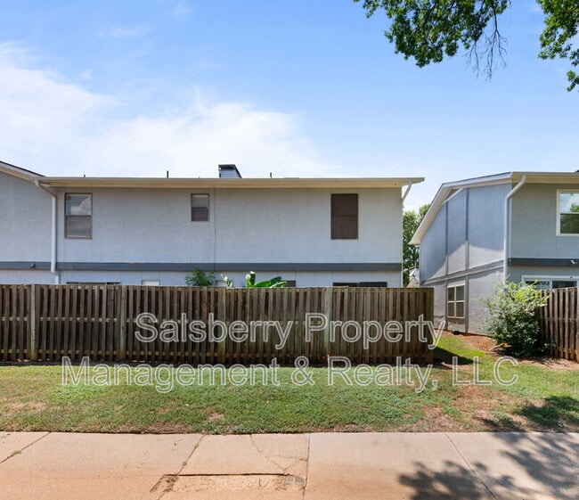 Building Photo - 634 Ridgeline Dr