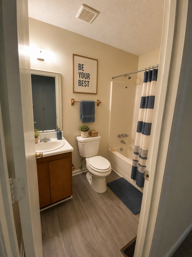 Building Photo - 2077 Lenoa Ln