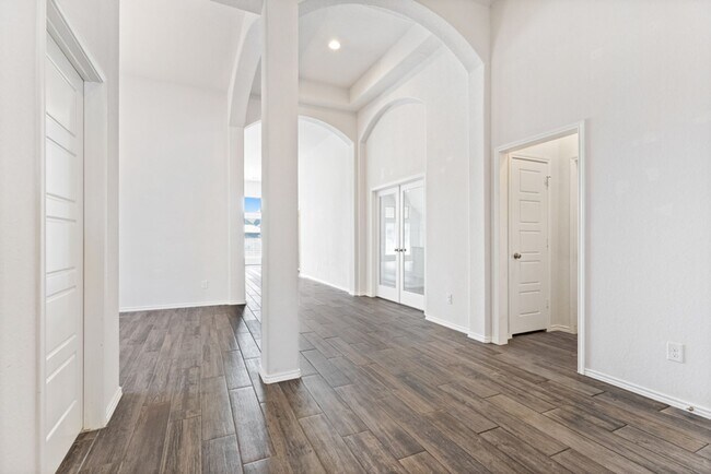 Building Photo - 4 Bedroom/3 Bath Kallinson Ranch Subdivision