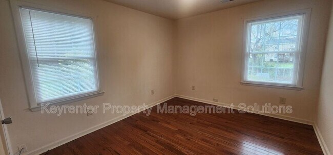 Building Photo - 825 Highland Ave