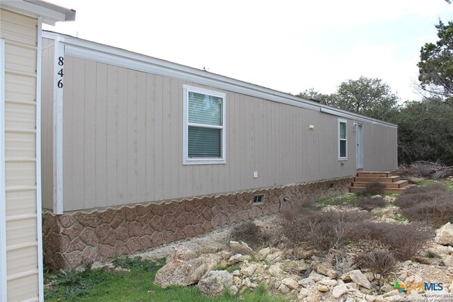 Building Photo - 846 Inglewood Dr