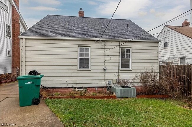 Building Photo - 15500 Benhoff Dr