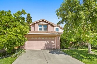 Building Photo - 3 Bedroom in Mace Ranch
