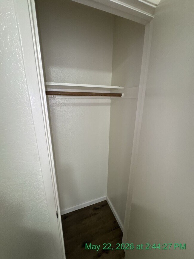 Building Photo - 1566