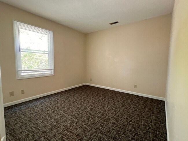 Building Photo - 1759 Sandpiper Dr