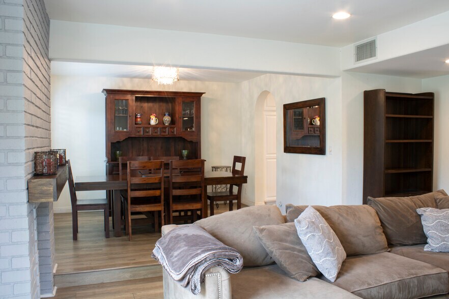 Building Photo - 4223 Freedom Dr