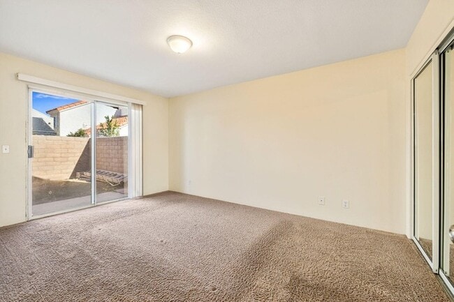 Building Photo - Spacious 4BR Home with Main-Level Primary Suite & No HOA!