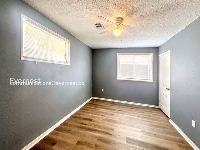 Building Photo - 41 Hiland Pl
