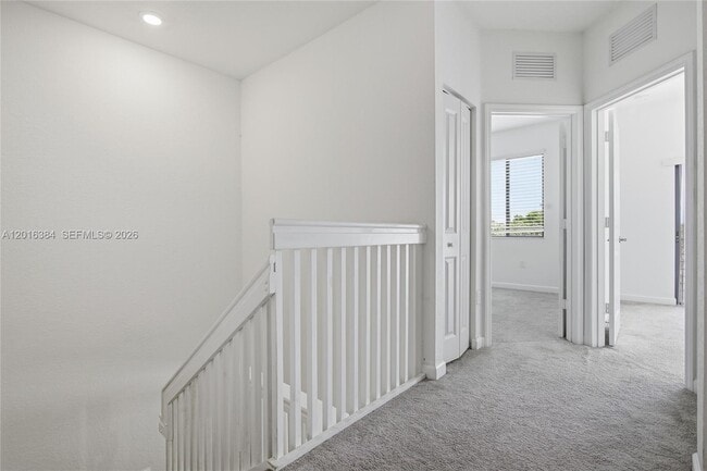 Building Photo - 20714 NE 5th Ct