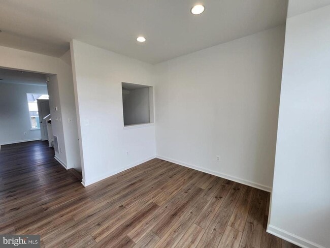 Building Photo - 229 Hillsdale Pl