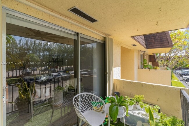 Building Photo - 13726 SW 90th Ave