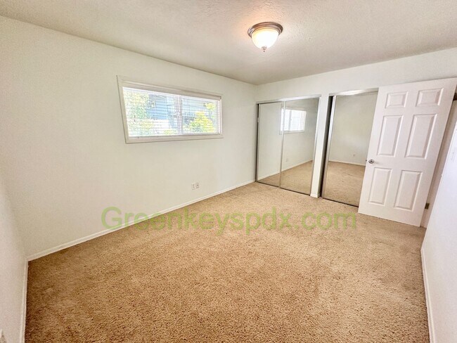 Building Photo - Wow! Spacious, Move-in Ready 2-bedroom 1-b...