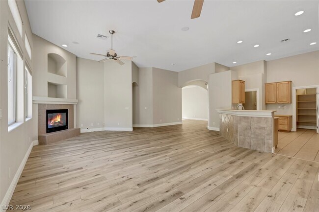 Building Photo - 2149 Sentito Cir
