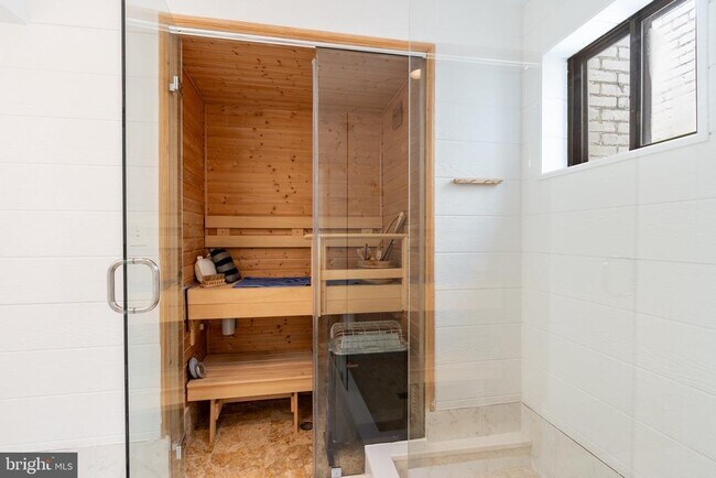 Building Photo - 1683 35th St NW