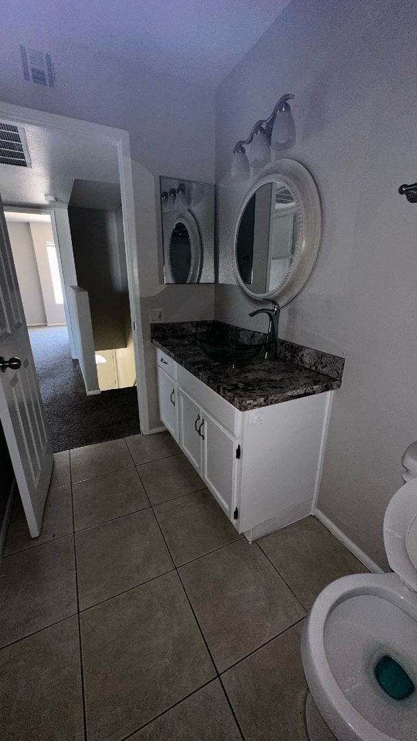 Building Photo - Updated 2 Bed/1 Bath Condo at 43rd Ave & I...