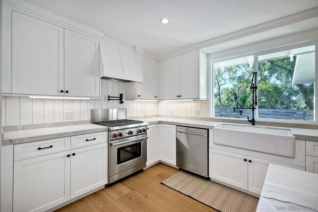 Building Photo - 1311 Crestridge Dr